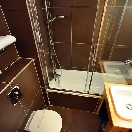 Kyriad Dijon Est Mirande Room photo